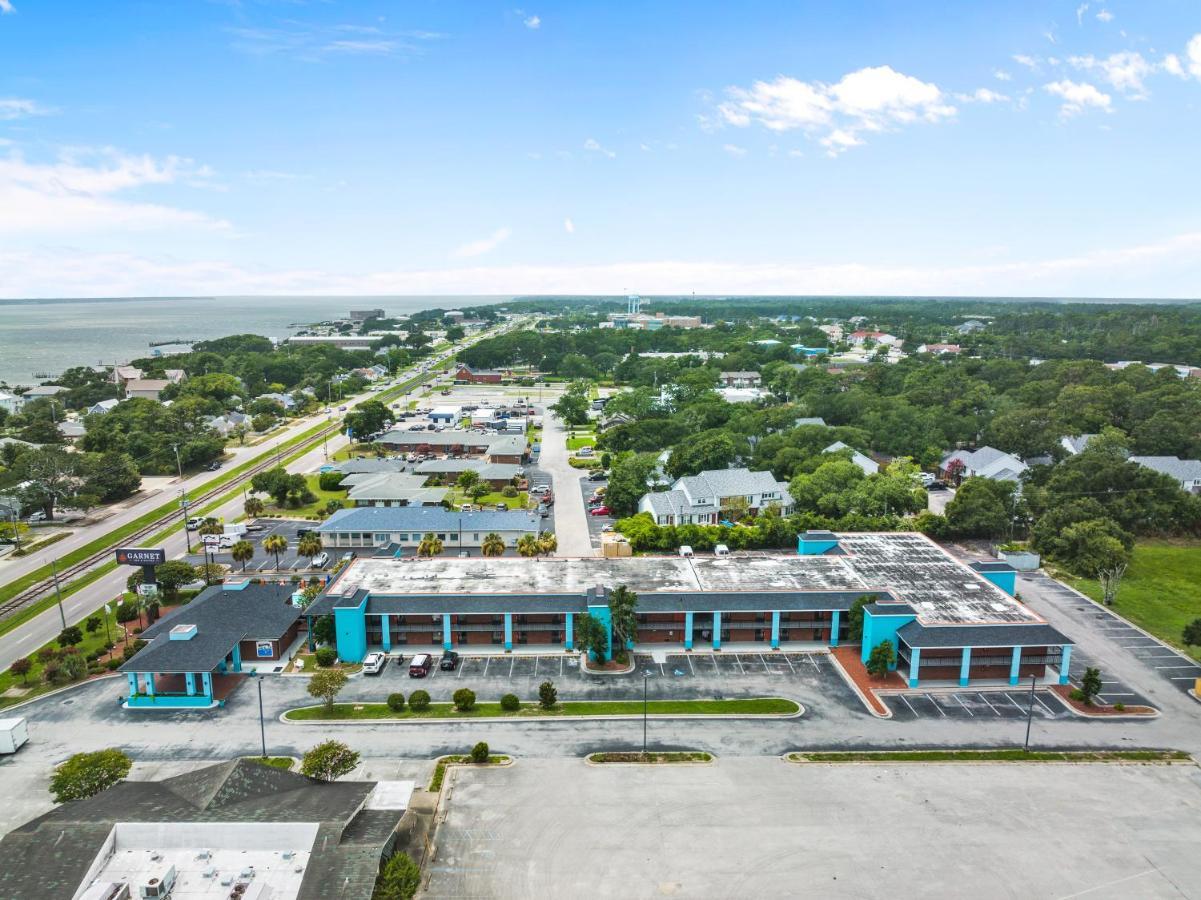 Garnet Inn & Suites, Morehead City Near Atlantic Beach Bagian luar foto