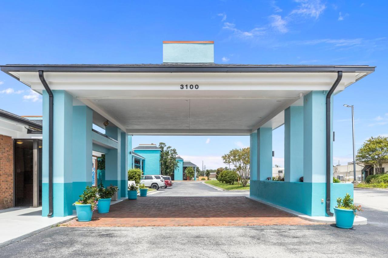 Garnet Inn & Suites, Morehead City Near Atlantic Beach Bagian luar foto