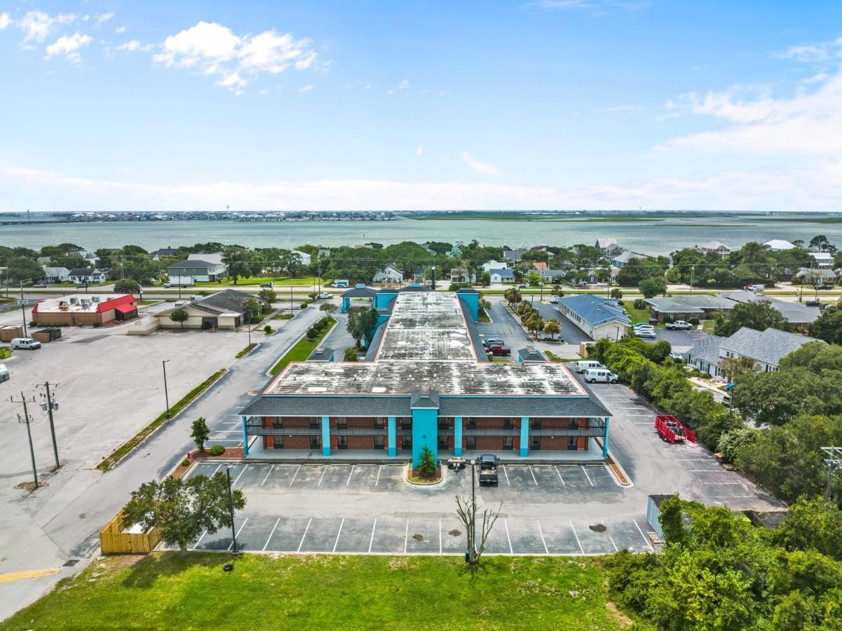 Garnet Inn & Suites, Morehead City Near Atlantic Beach Bagian luar foto