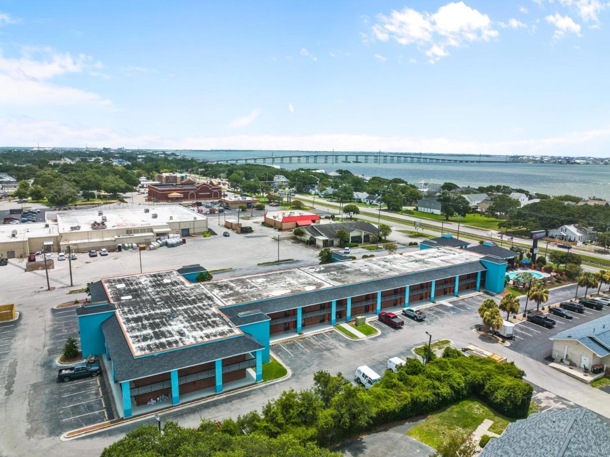 Garnet Inn & Suites, Morehead City Near Atlantic Beach Bagian luar foto